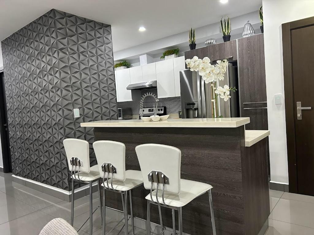 Elegante y espacioso condominio photo 3