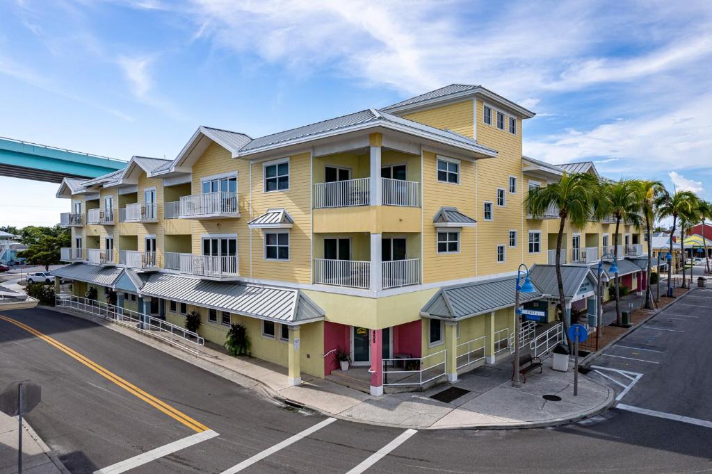 Harbour House at the Inn Unit 205 by RedAwning - 15% off through September 2024 image