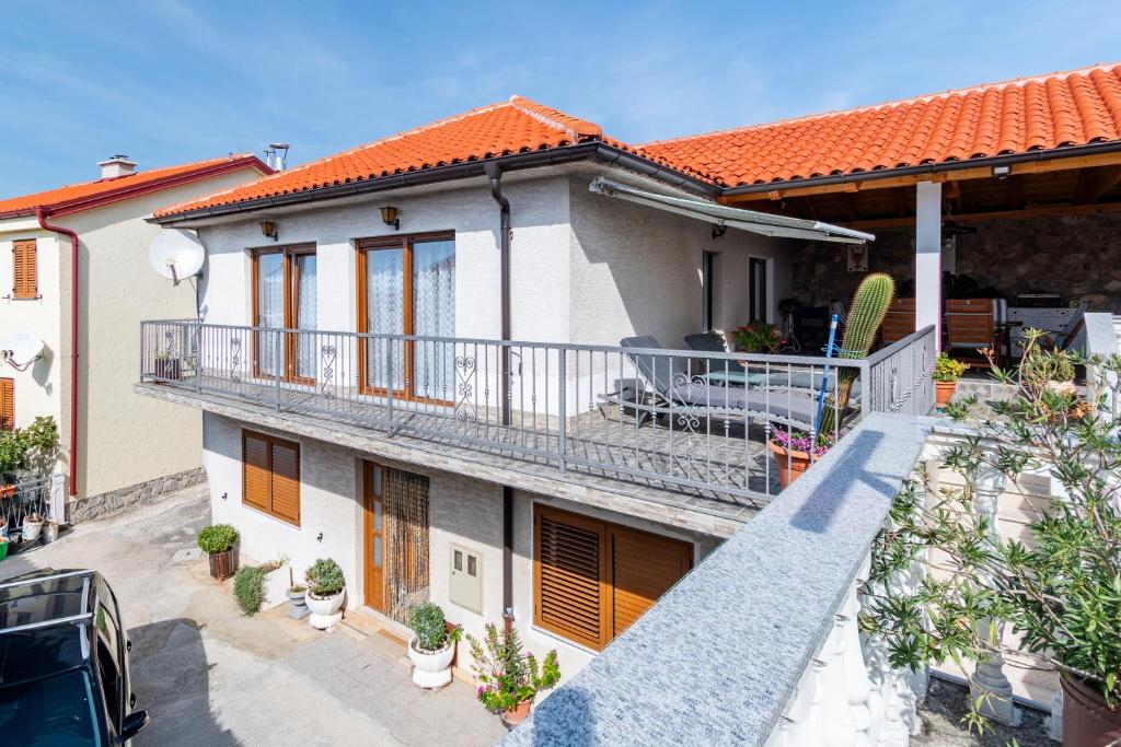 Apartments with a parking space Novi Vinodolski - 2417 photo 1