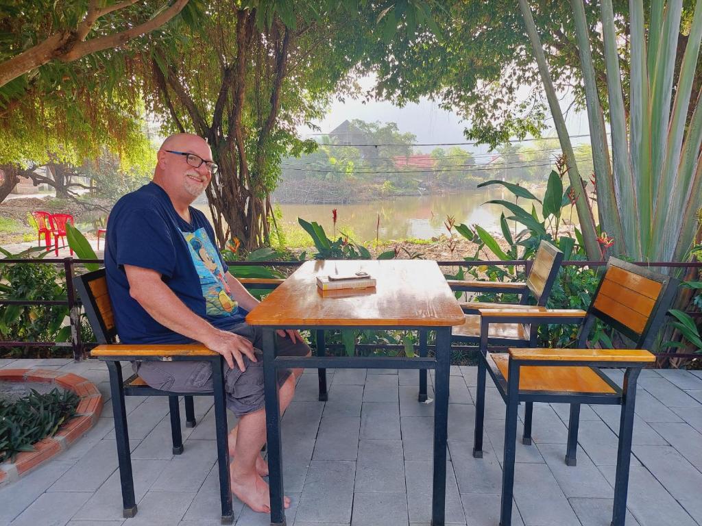 Ninh Binh Mountain Side Homestay & Cafe