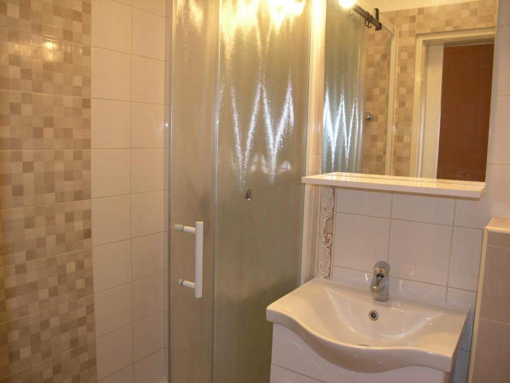 Apartments Anđela - 80 m from beach photo 3