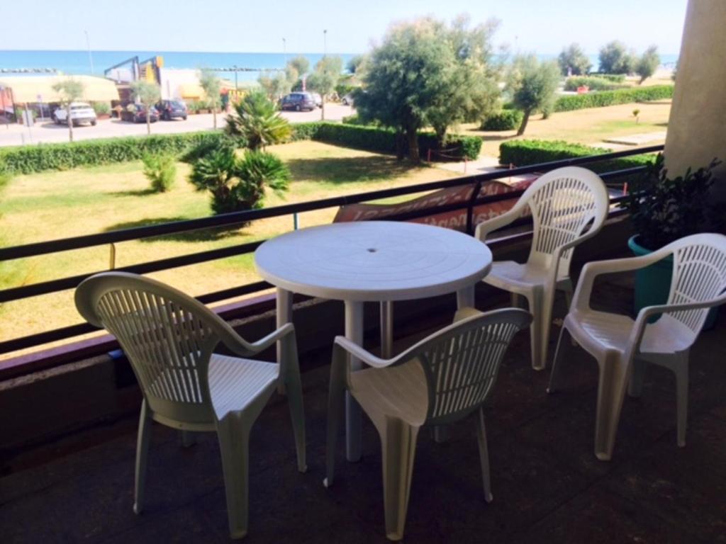 2 bedrooms appartement at Fano 50 m away from the beach with sea view and furnished balcony photo 2