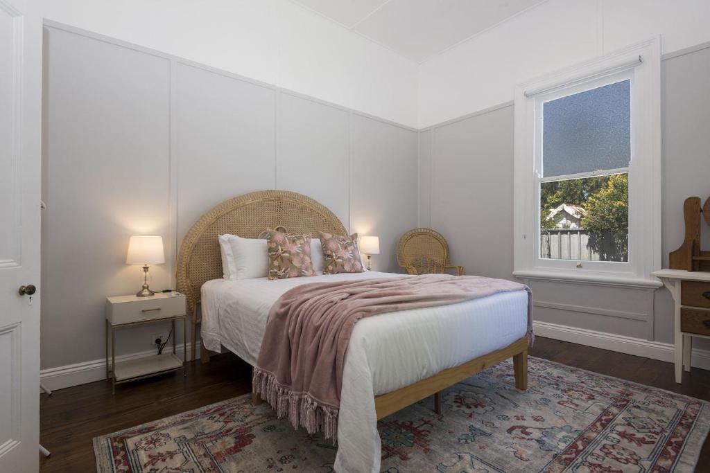 ‘Endsleigh Cottage’ - Modern Luxury, Aged Charm photo 4