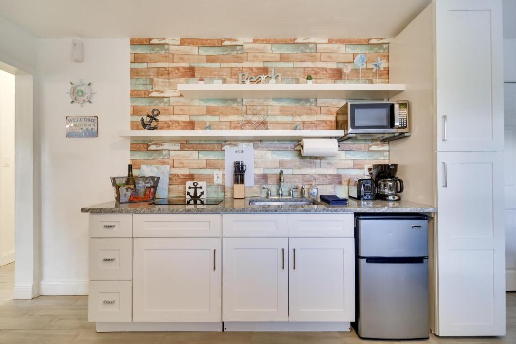 Pet-Friendly Gulfport Home Walkable Location! photo 1