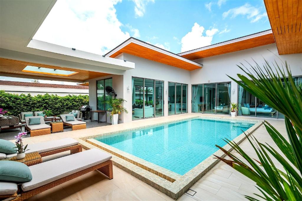 Villa Mimosa III: Spacious 4 Bedroom Private pool Villa