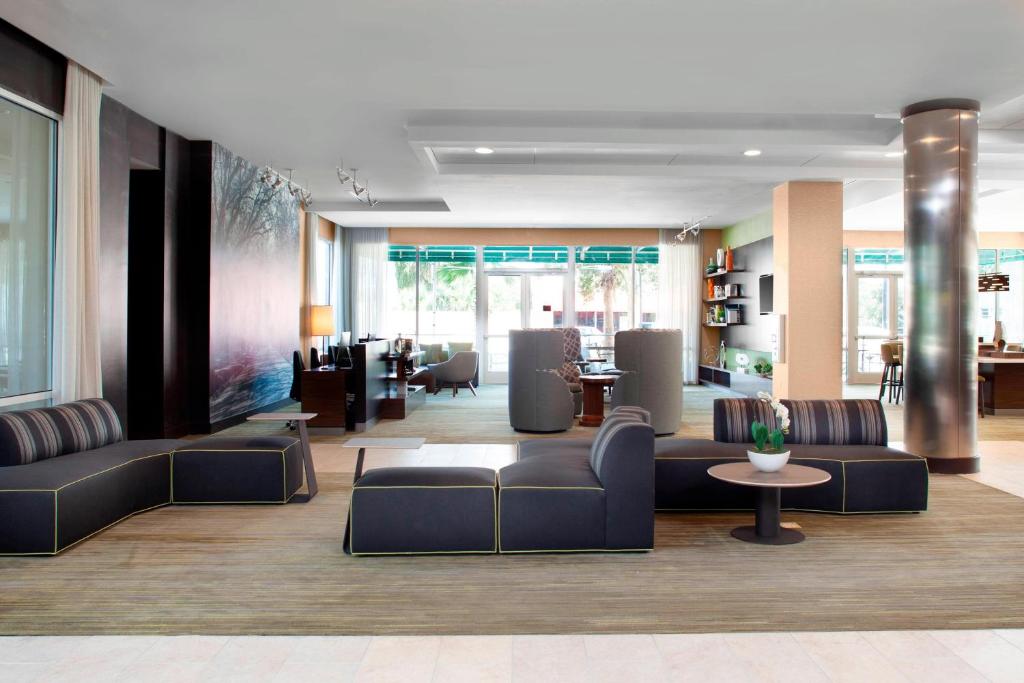 Courtyard by Marriott DeLand Historic Downtown image