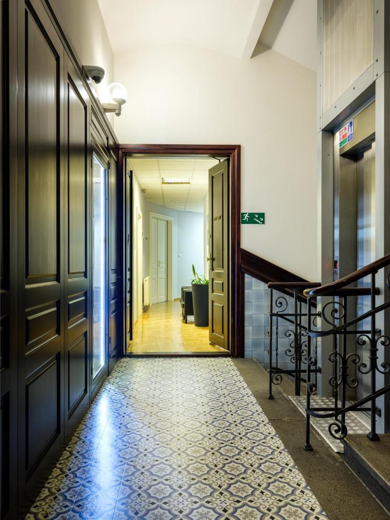 Kosmopolita Rooms - Tap to explore photos
