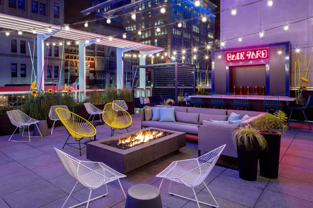 Aloft Philadelphia Downtown image