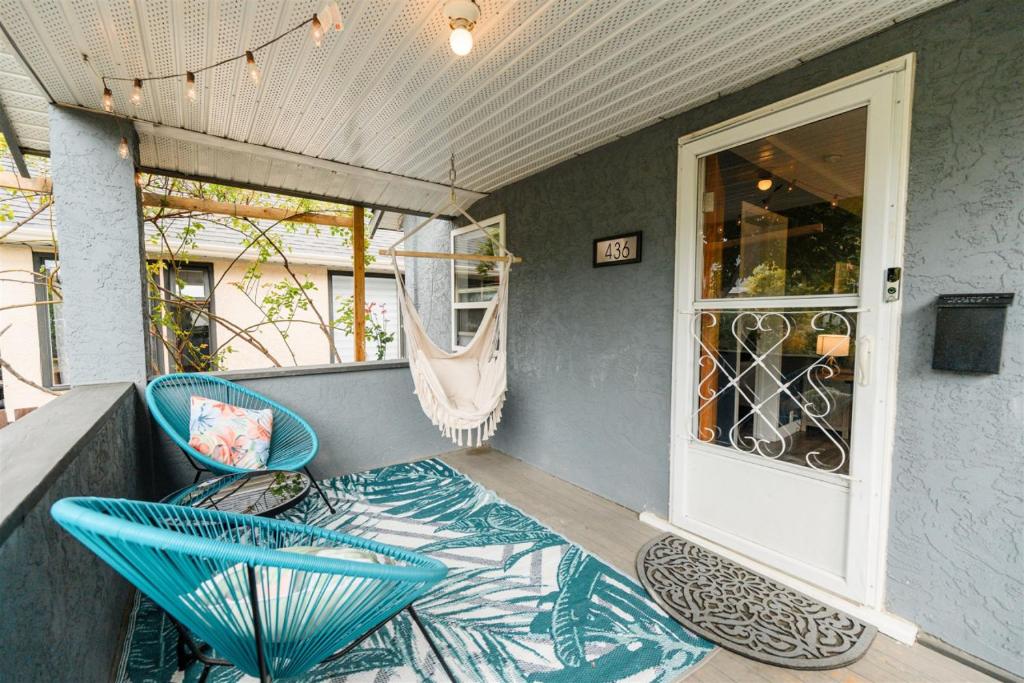 Blue Caribou Bungalow photo 2
