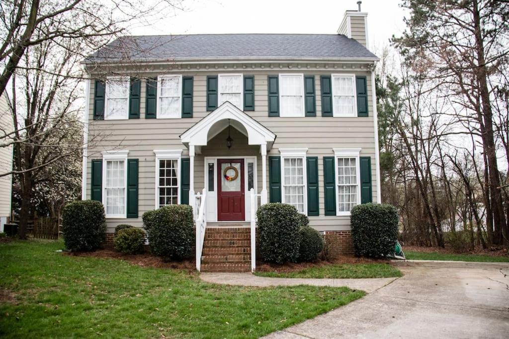 *Spacious King Suite- central to Duke/UNC/Airport image