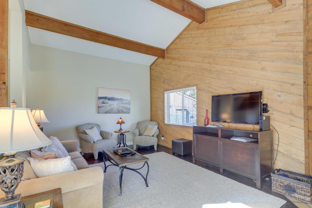 Dog-Friendly Pagosa Springs Condo with Fireplace! photo 3