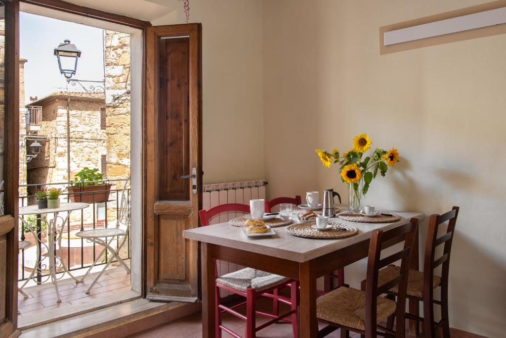 Il Borghetto - La Ghibellina Townhouse - Tap to explore photos