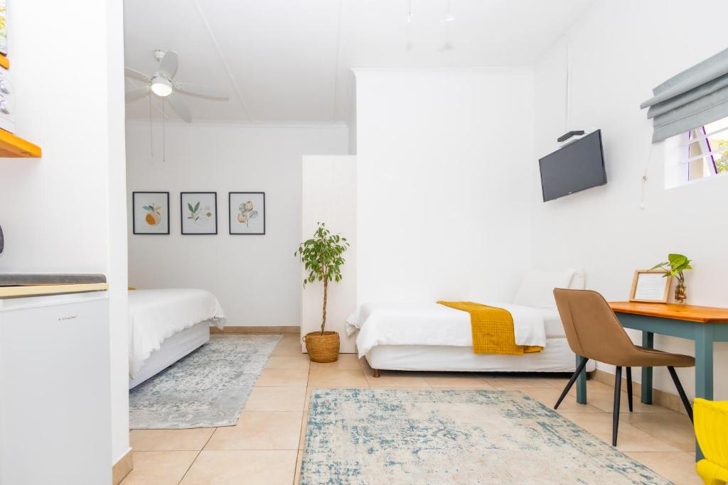 The Yellow Door Guesthouse photo 2