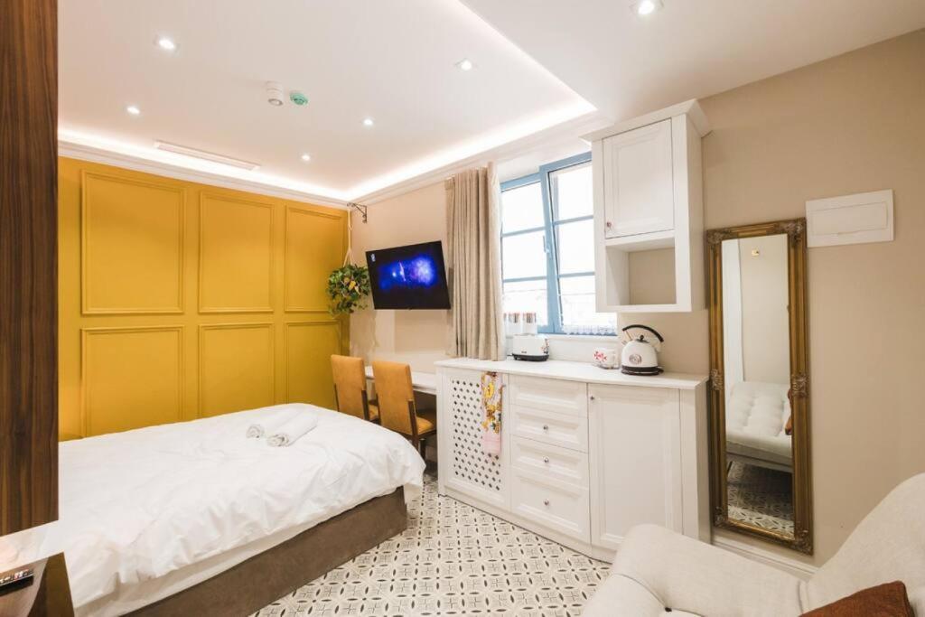 Zebbuga Deluxe Lavish Suite 3
