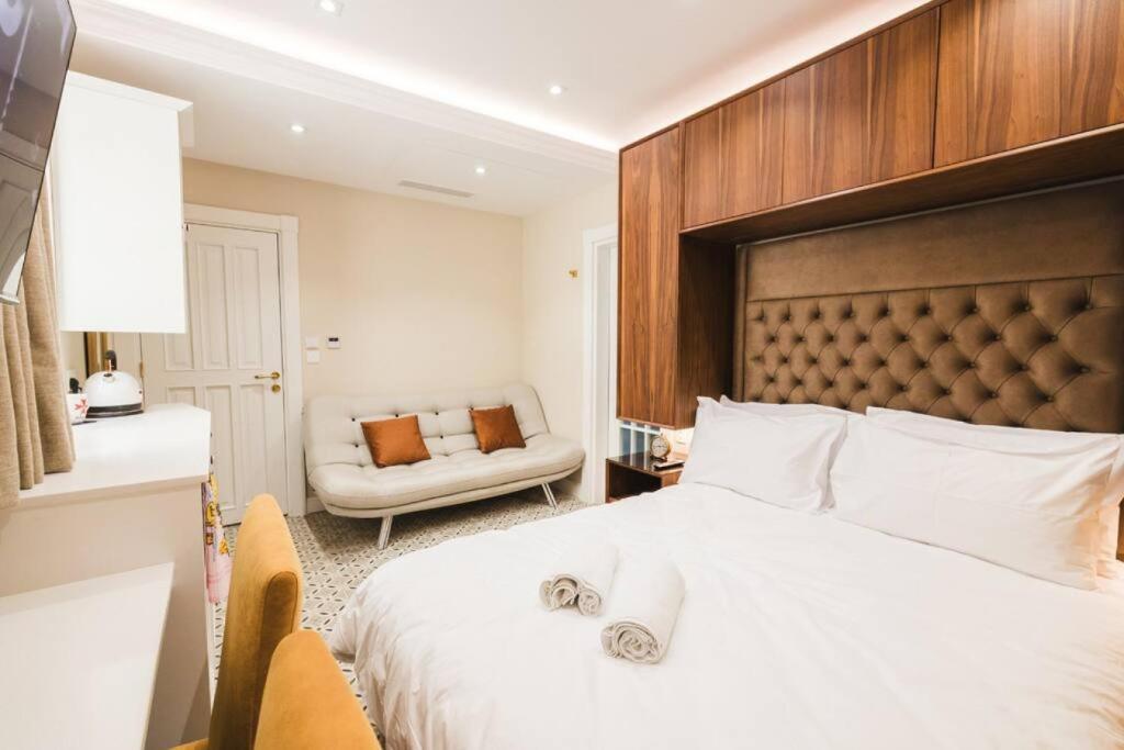 Zebbuga Deluxe Lavish Suite 3 photo 2