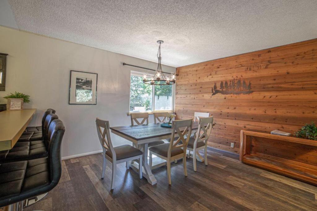 #388 - Spacious Condo with Enchanting Fireplace & Mammoth Views photo 4