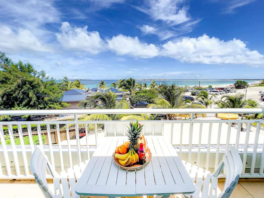 Plage 37 Orient Bay beach front with pool access photo 2