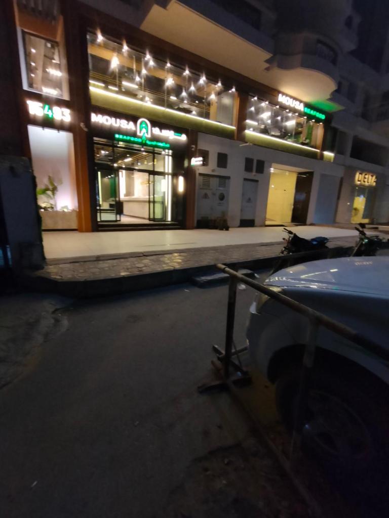 شقة مكرم عبيد للعائلات فقط 21 families only, Cairo