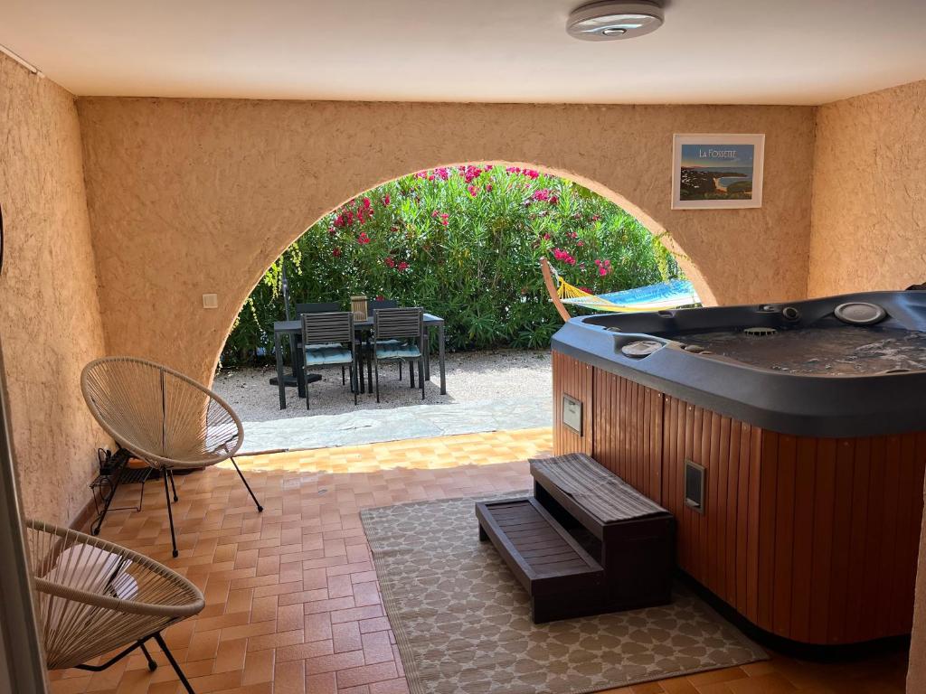 Bas de villa indépendant avec espace jacuzzi privé photo 3