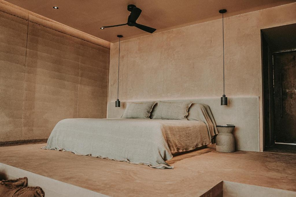 MIRA Earth Studios photo 2
