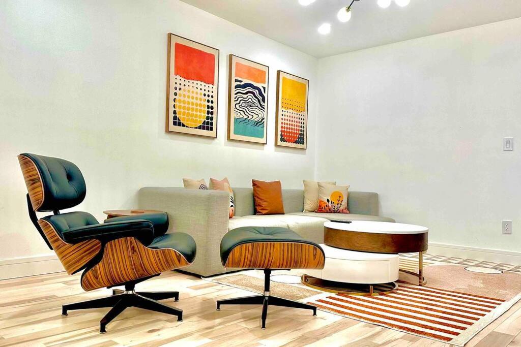 Bright, airy, luxe hideaway”w” private backyard image