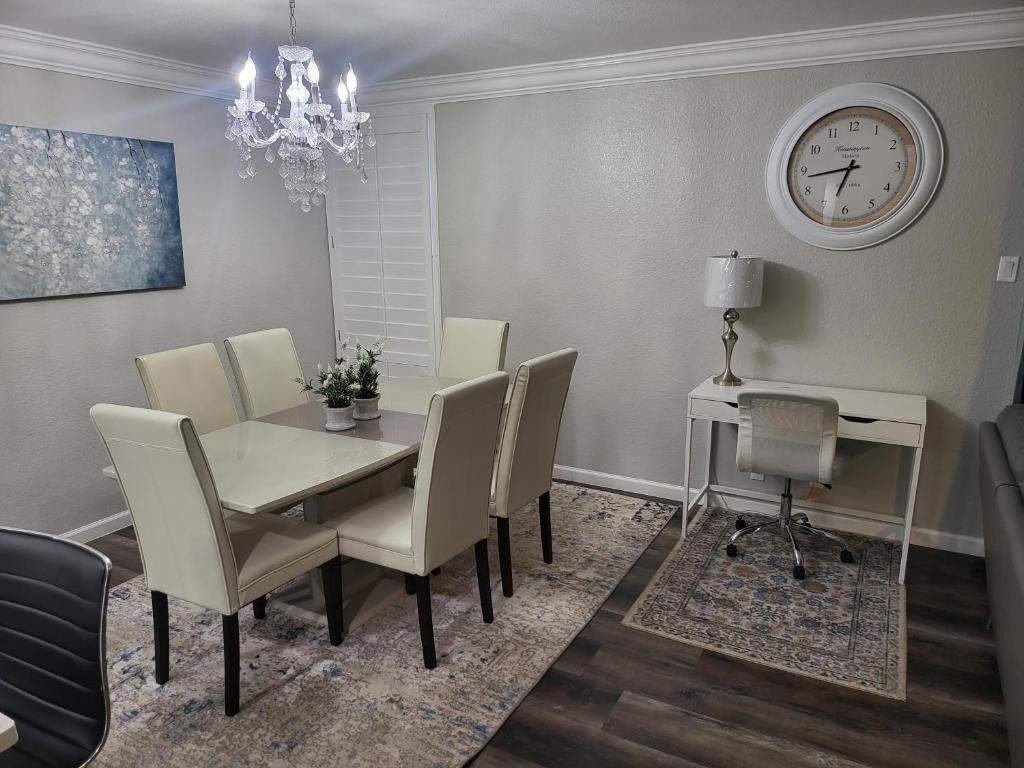 AMAGEE LUXURY CONDO photo 3