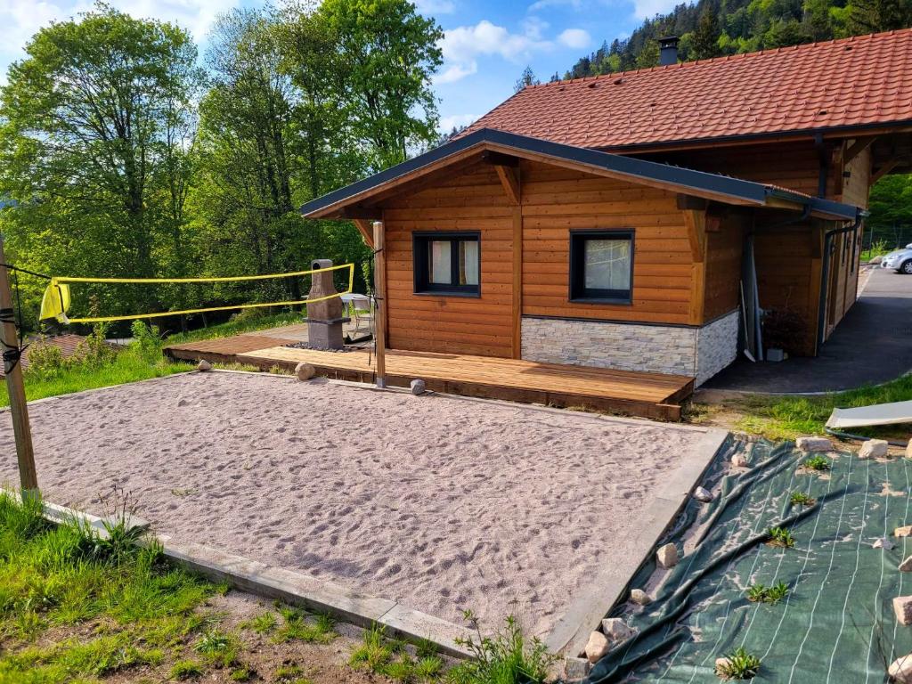 Chalet de 5 chambres a Xonrupt Longemer a 500 m des pistes avec vue sur la ville sauna et jardin amenage photo 4