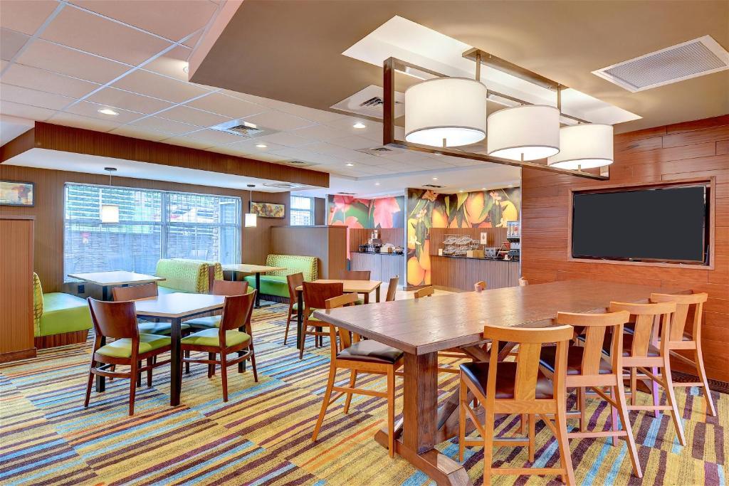 Fairfield Inn & Suites by Marriott Nashville Downtown MetroCenter image