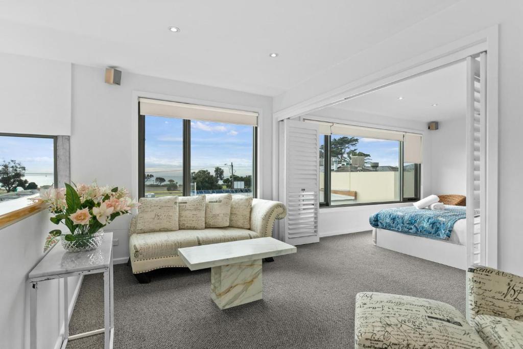 Bliss on the Bay - Full House photo 4