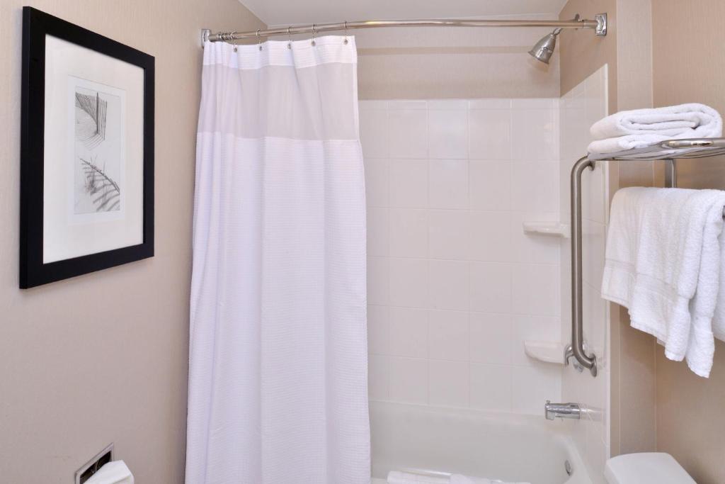 SpringHill Suites by Marriott Corona Riverside - Tap to explore photos