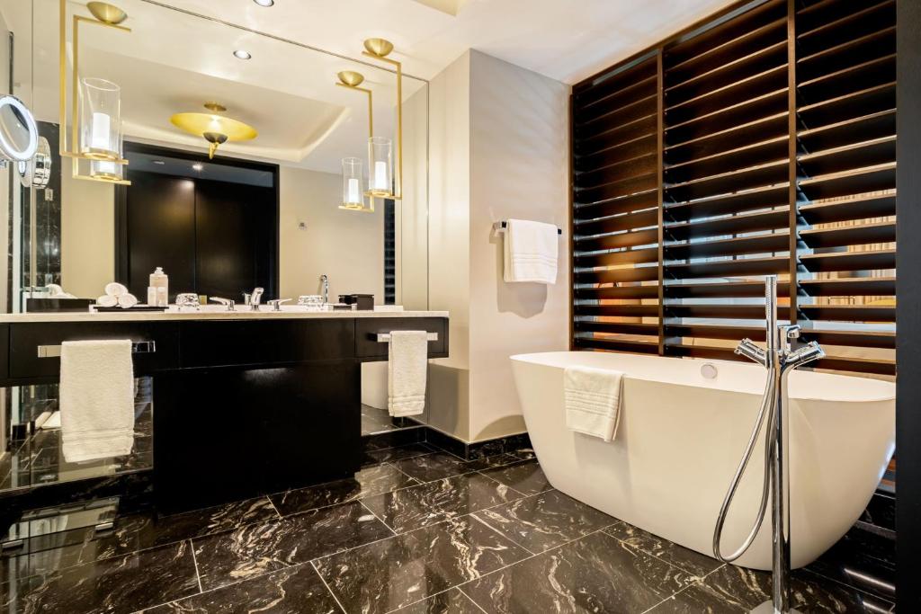 JW Marriott Hotel Sao Paulo - Tap to explore photos