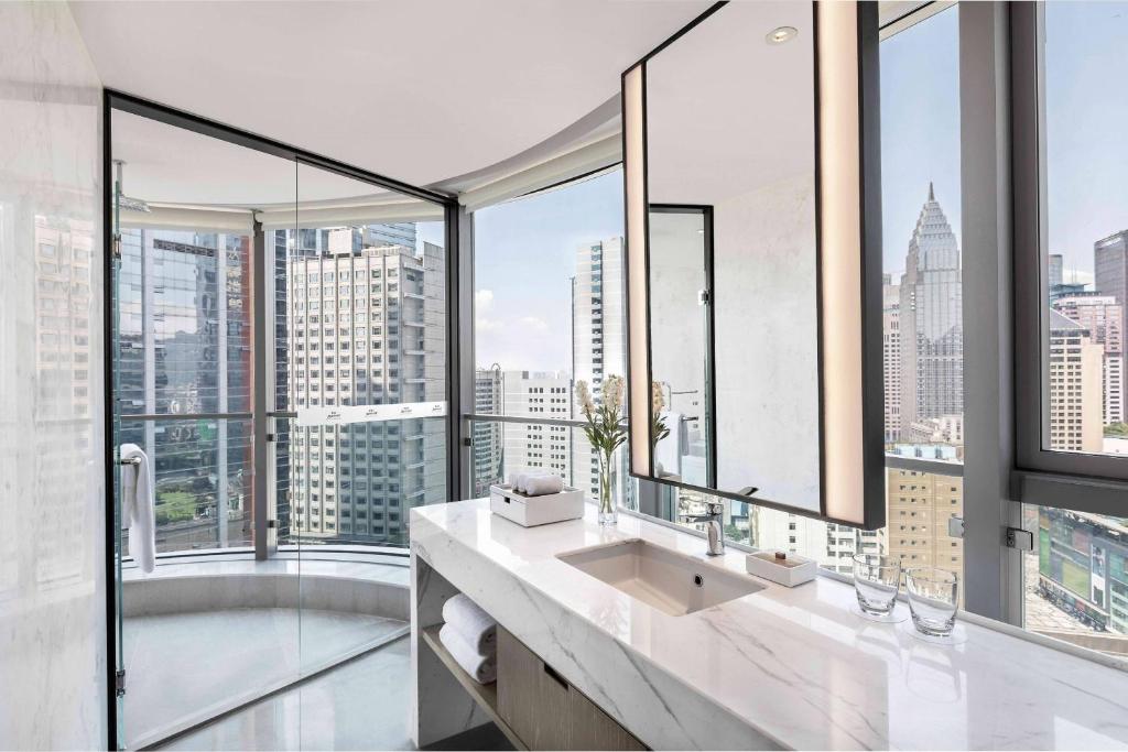 Marriott Executive Apartments Chongqing - Tap to explore photos