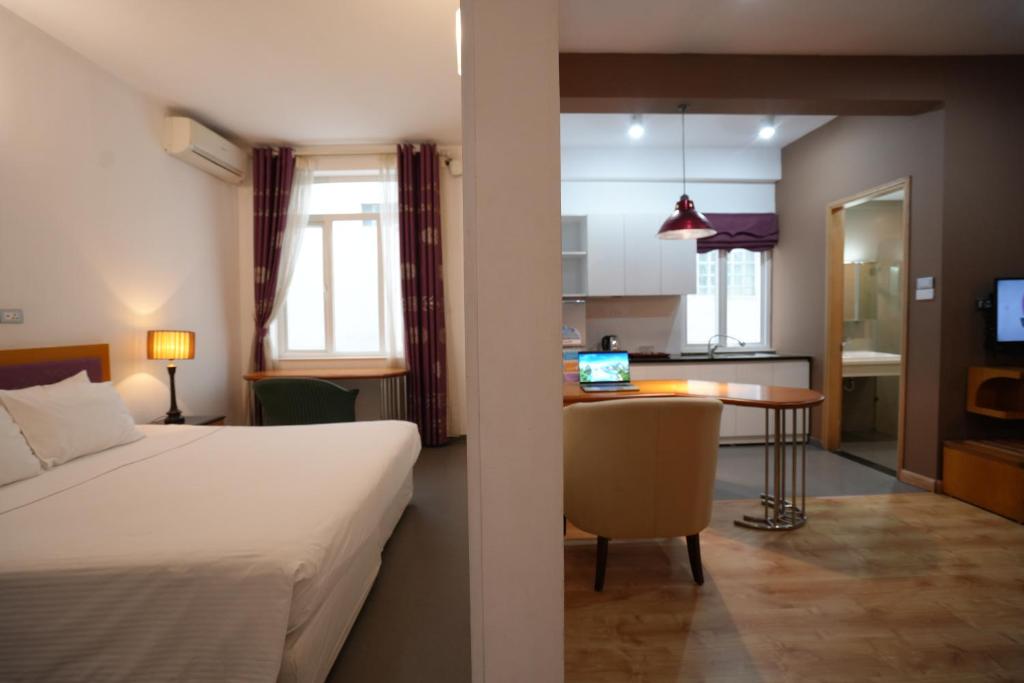 Golden Sunshine Villa Hotel and Travel