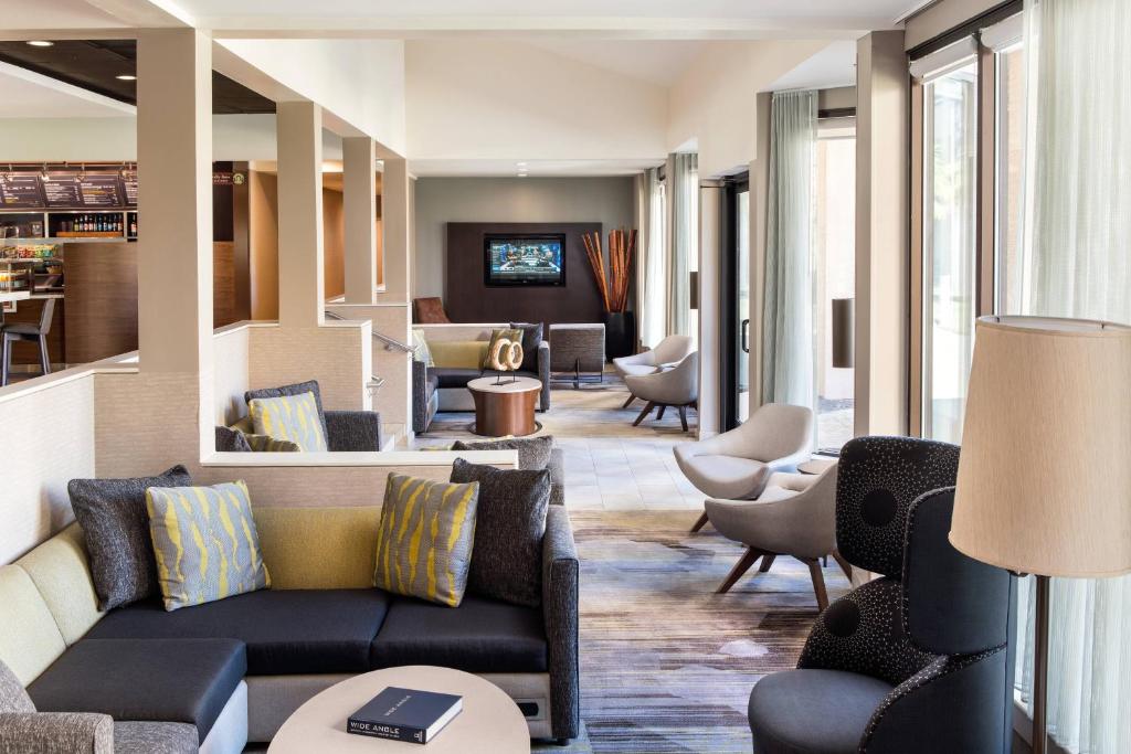 Courtyard by Marriott San Diego Sorrento Valley image