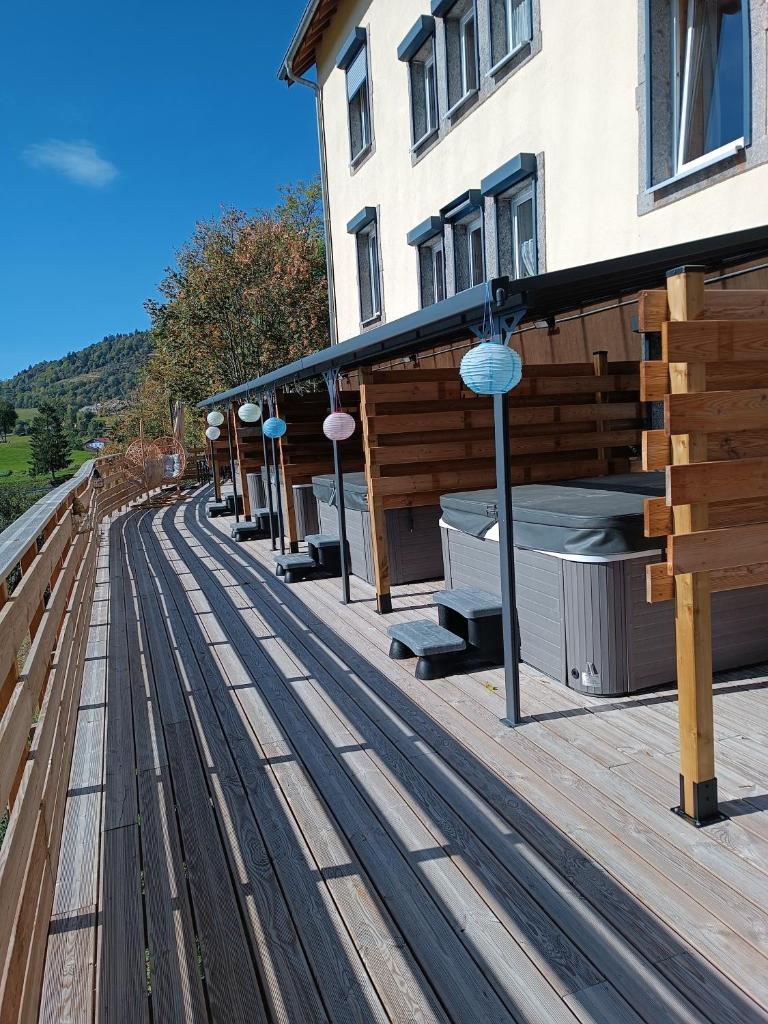 Les Chalets Bambi & Jacuzzi privatif photo 2