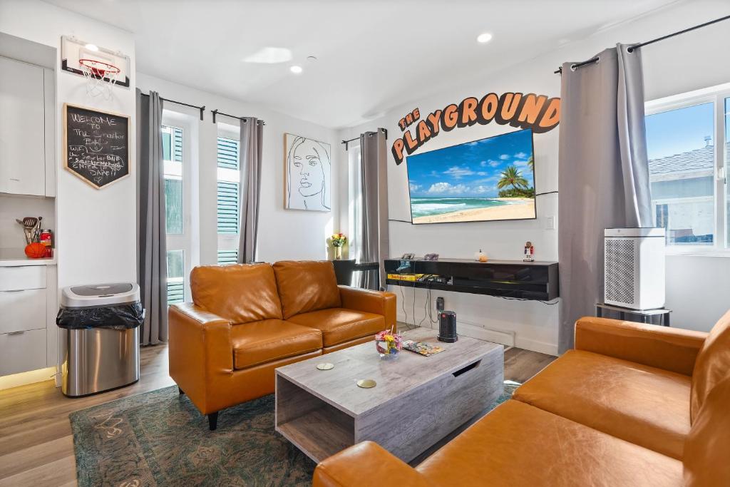 Eye-Opening And Ultra-Secure Luxury Hollywood Condo photo 2