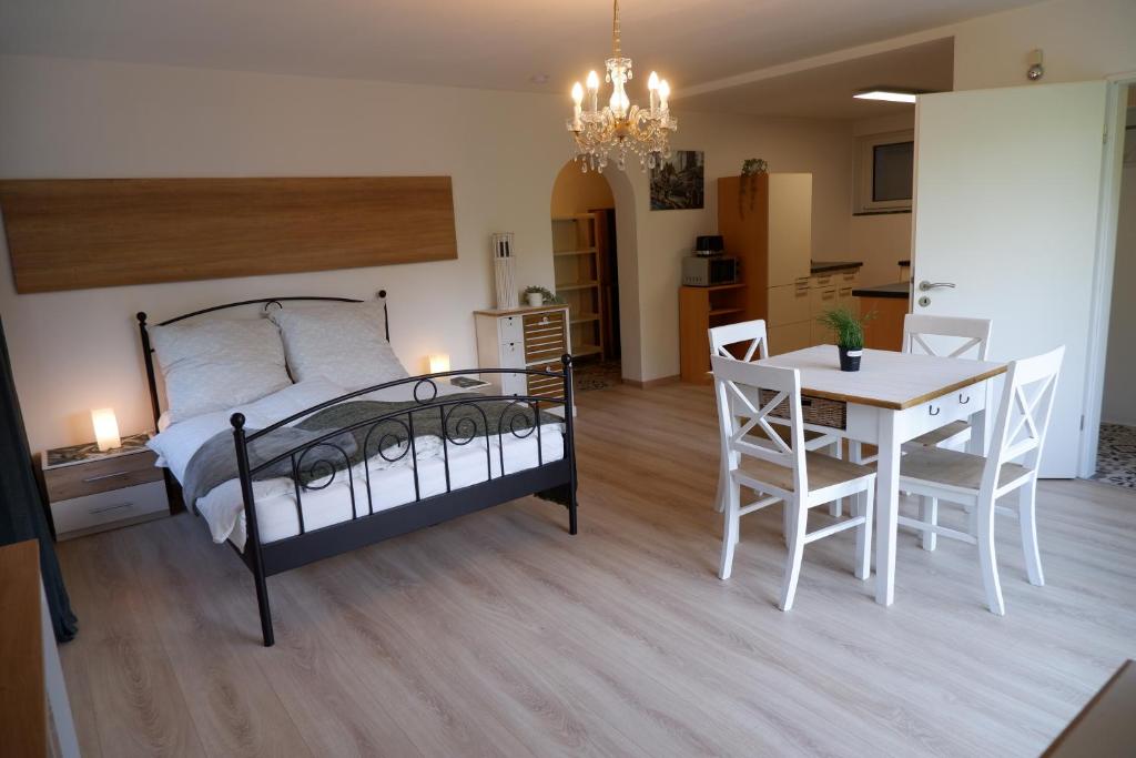 Gemütliches Apartment im Wald - Netflix & Prime photo 2
