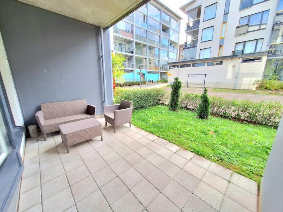 2-room apartment 7 min by train from airport photo 4
