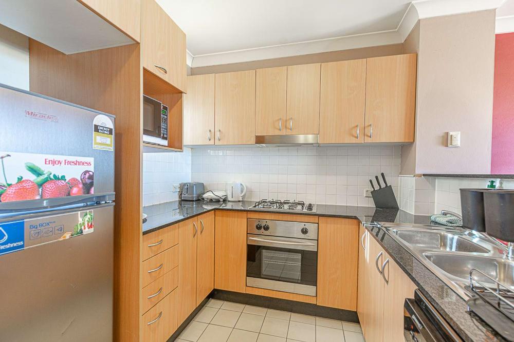 1BD Apt w City view in the Little Italy photo 2