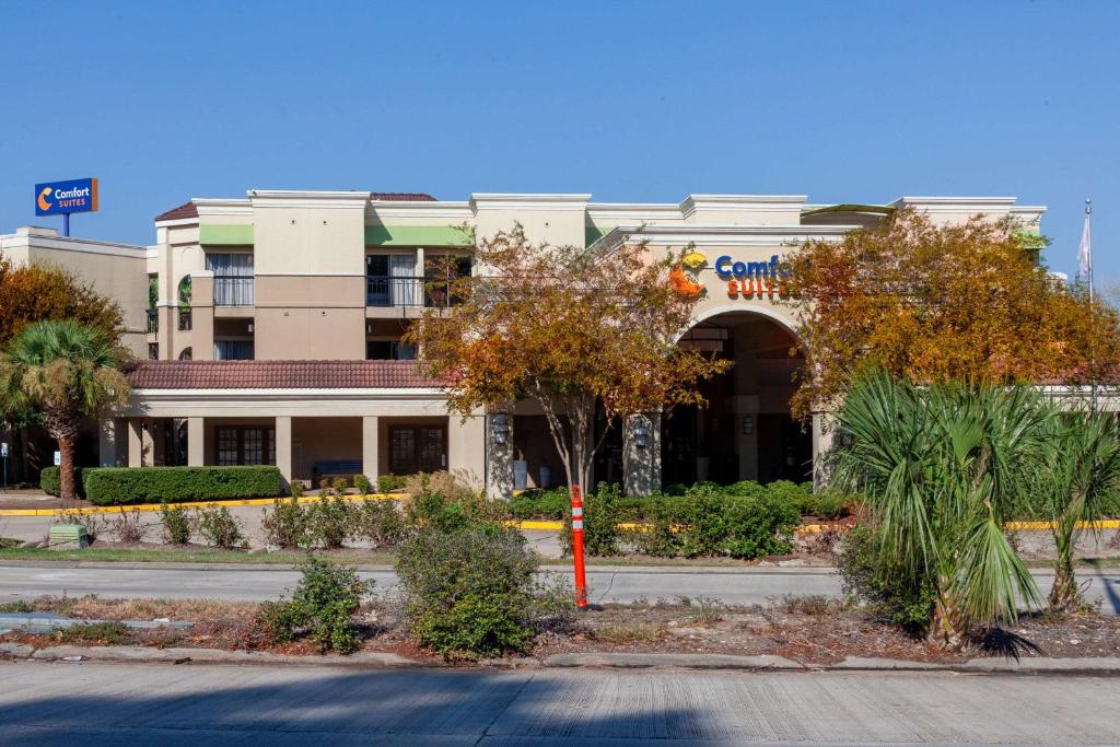 Comfort Suites Medical District near Mall of Louisiana