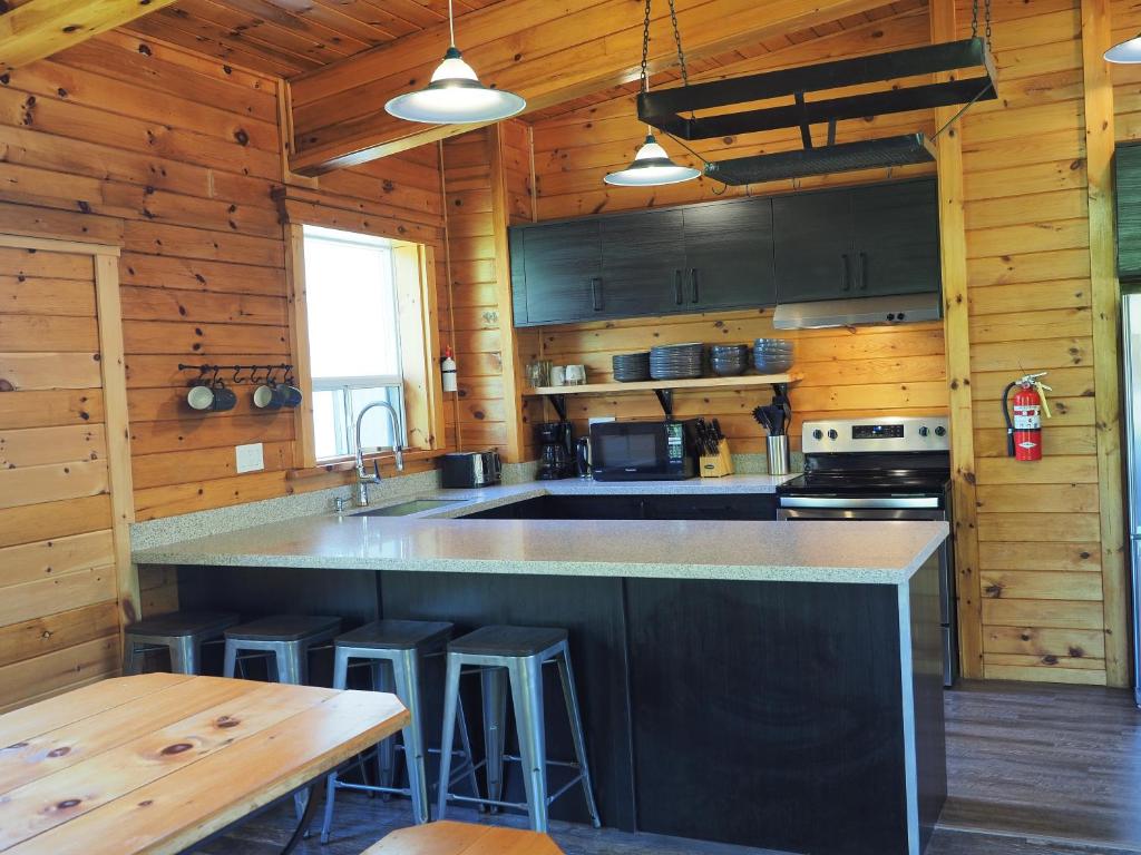 Gateside Chalets 6 Bedroom 3 Bath hot-tub 10 min walk to Village photo 3