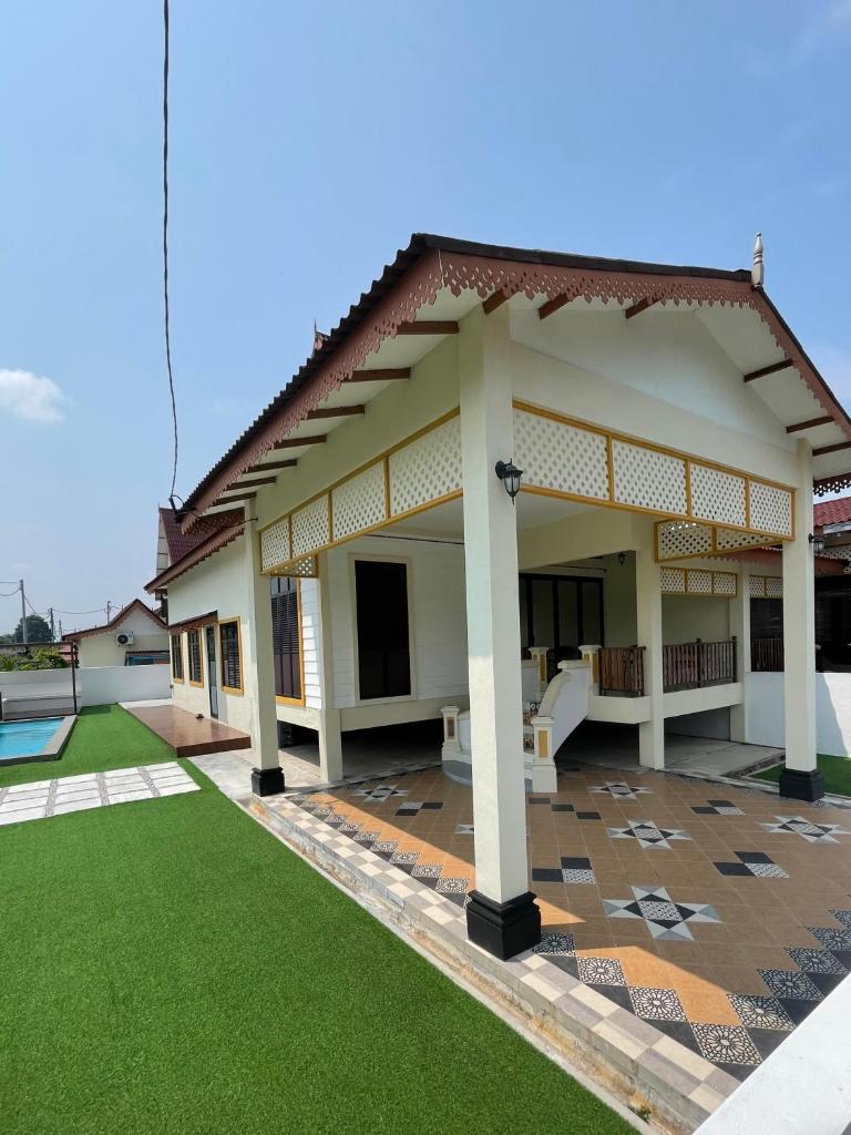 Traditional Melaka Homestay with Private Pool photo 1