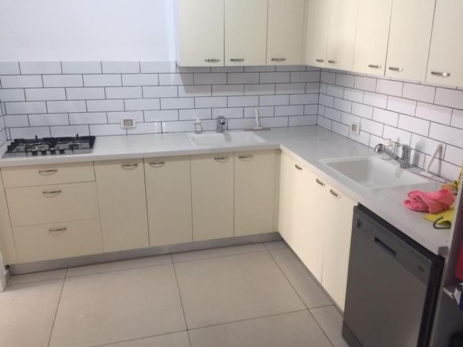 Tze'elam gardens super special NO Airbnb FEE's WOW photo 3