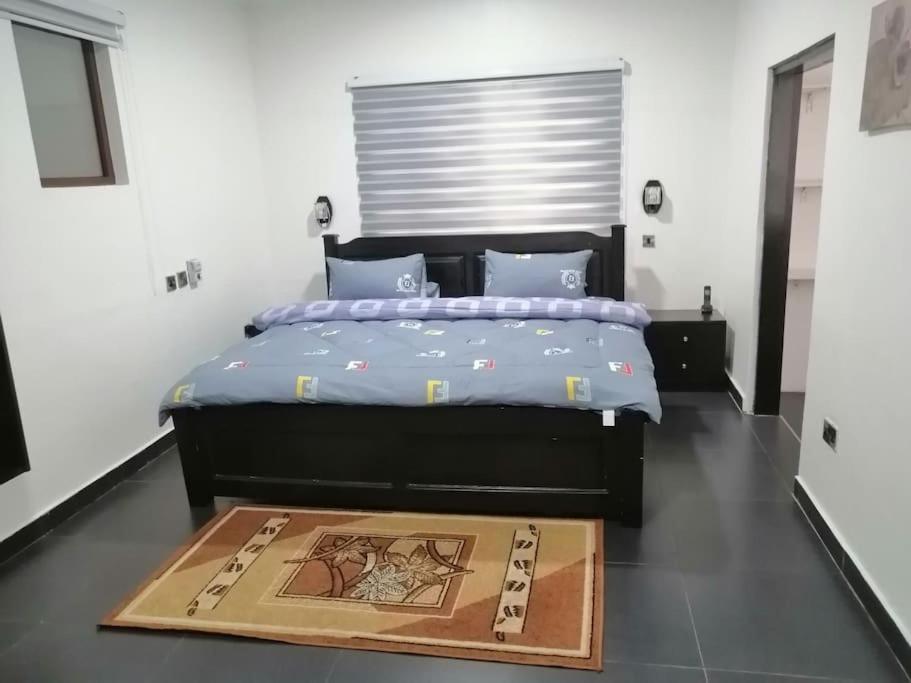 furnished 4 bd hse with pool