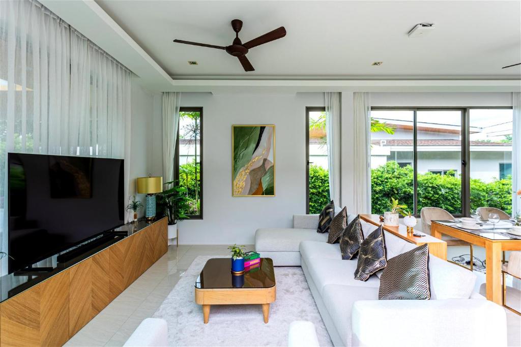 Villa Mimosa III: Spacious 4 Bedroom Private pool Villa photo 4