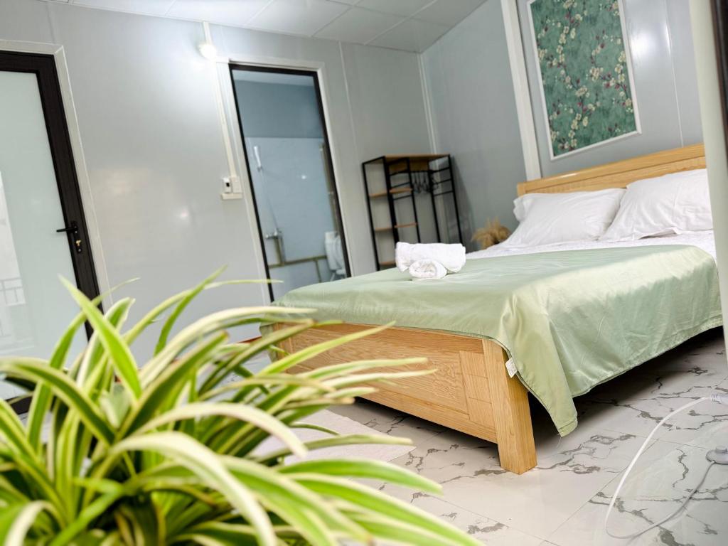 Local Me - Exclusive Centre Room