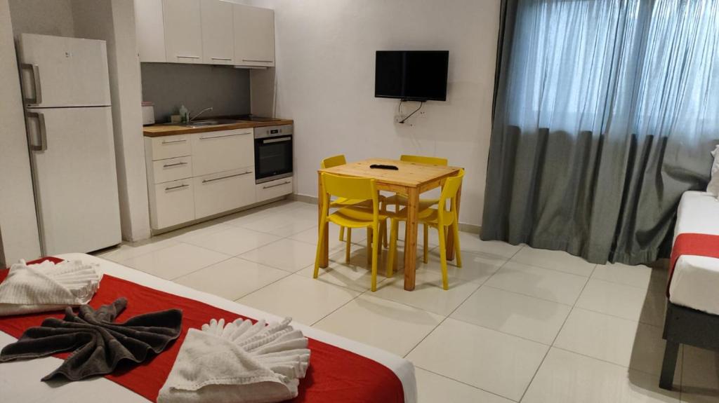 Cresta Beach Studios photo 1