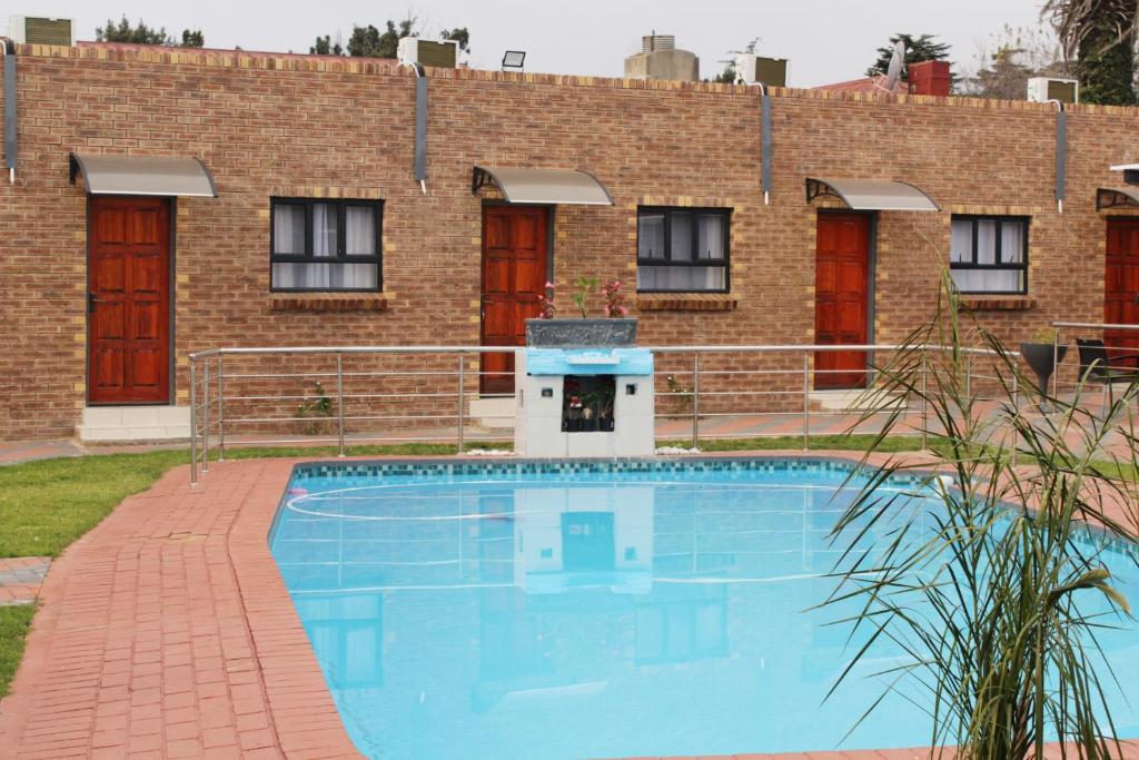EMPEROR LODGE AND TOURS photo 4