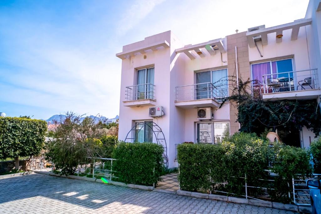 Romantiс Two-Bedroom Apartment with Sea View (Dolce Vita 7-6) photo 4