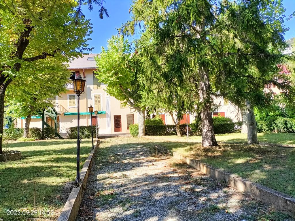 GÎTE DE CHARME , F2 Duplex 37 m2 , SUD , à THORENC - ANDON 06 photo 4